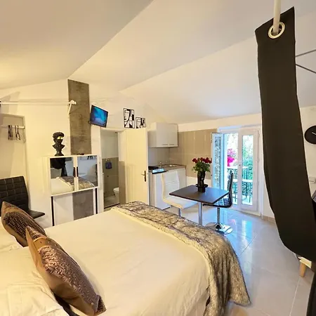 Belle Epoque Saint-raphael ベッド・アンド・ブレックファスト 3*