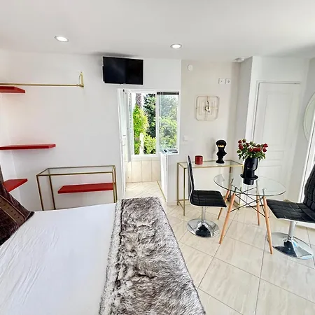 ベッド・アンド・ブレックファスト Belle Epoque Saint-raphael