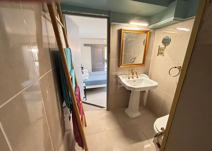 Belle Epoque Saint-raphael Bed and breakfast