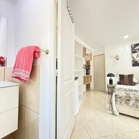 Belle Epoque Saint-raphael Bed & Breakfast *