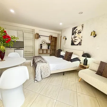 Belle Epoque Saint-raphael Bed & Breakfast *