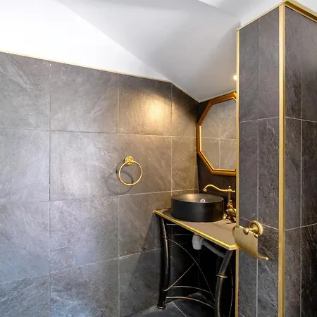 Belle Epoque Saint-raphael Bed & Breakfast 3*