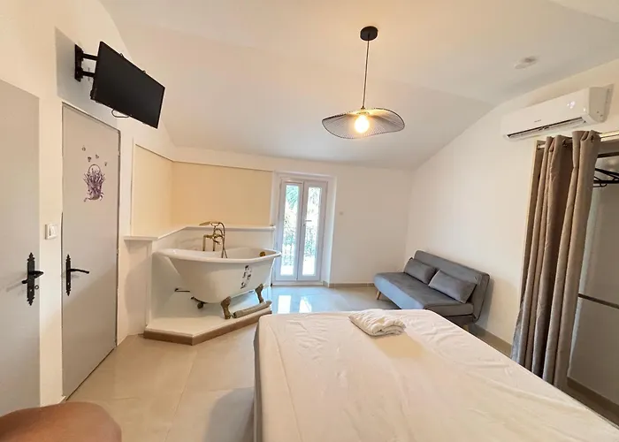 Belle Epoque Saint-raphael B&B