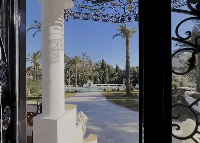 Belle Epoque Saint-raphael Bed & Breakfast